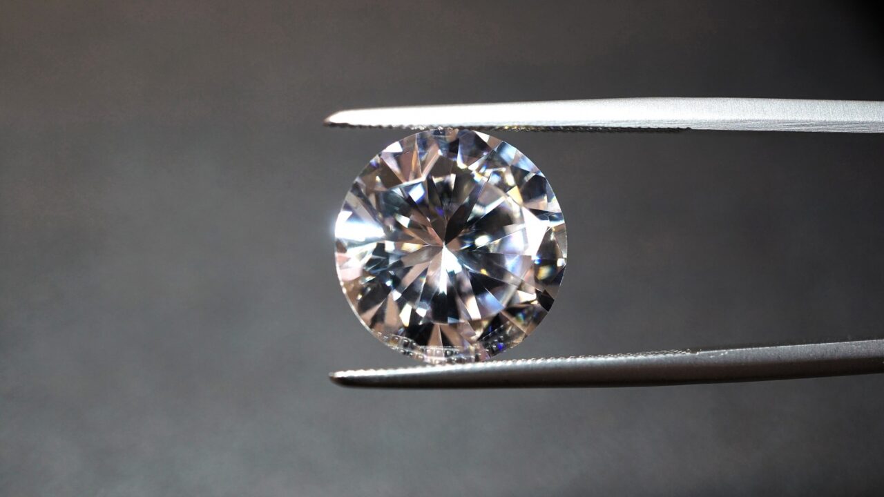 ダイアモンドとサリネライト