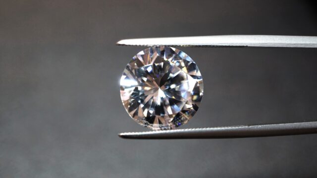 ダイアモンドとサリネライト